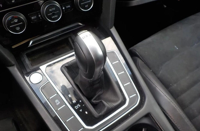 Volkswagen Passat cena 16900 przebieg: 417206, rok produkcji 2018 z Katowice małe 436